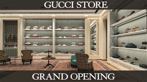 gucci store opening hours